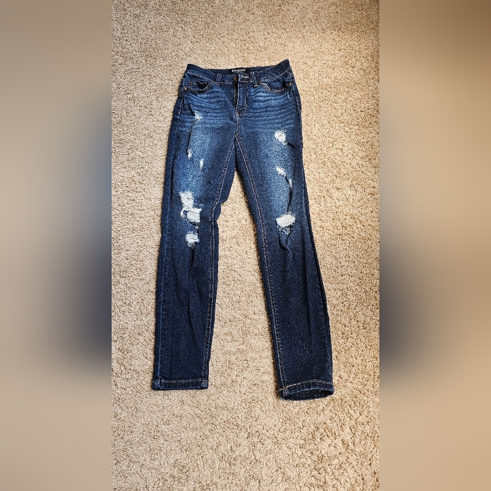 Girls(junior) cut blue jeans size(5). Used.
